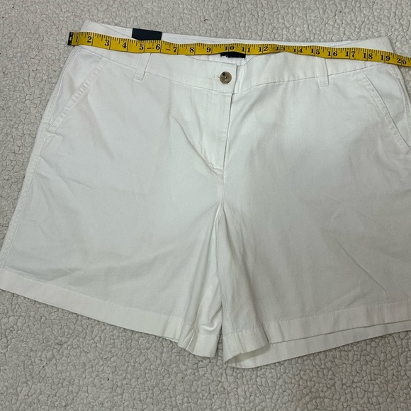 NWT J. Crew White Bermuda Shorts Classic Summer Style - Picture 4 of 10